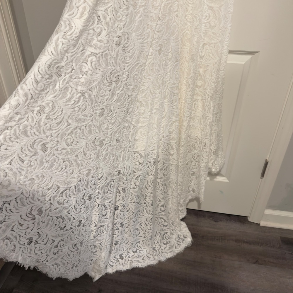 NWT Gorgeous Soft White Lace Long Sleeve Open Back Wedding Dress with Train - Picture 14 of 15